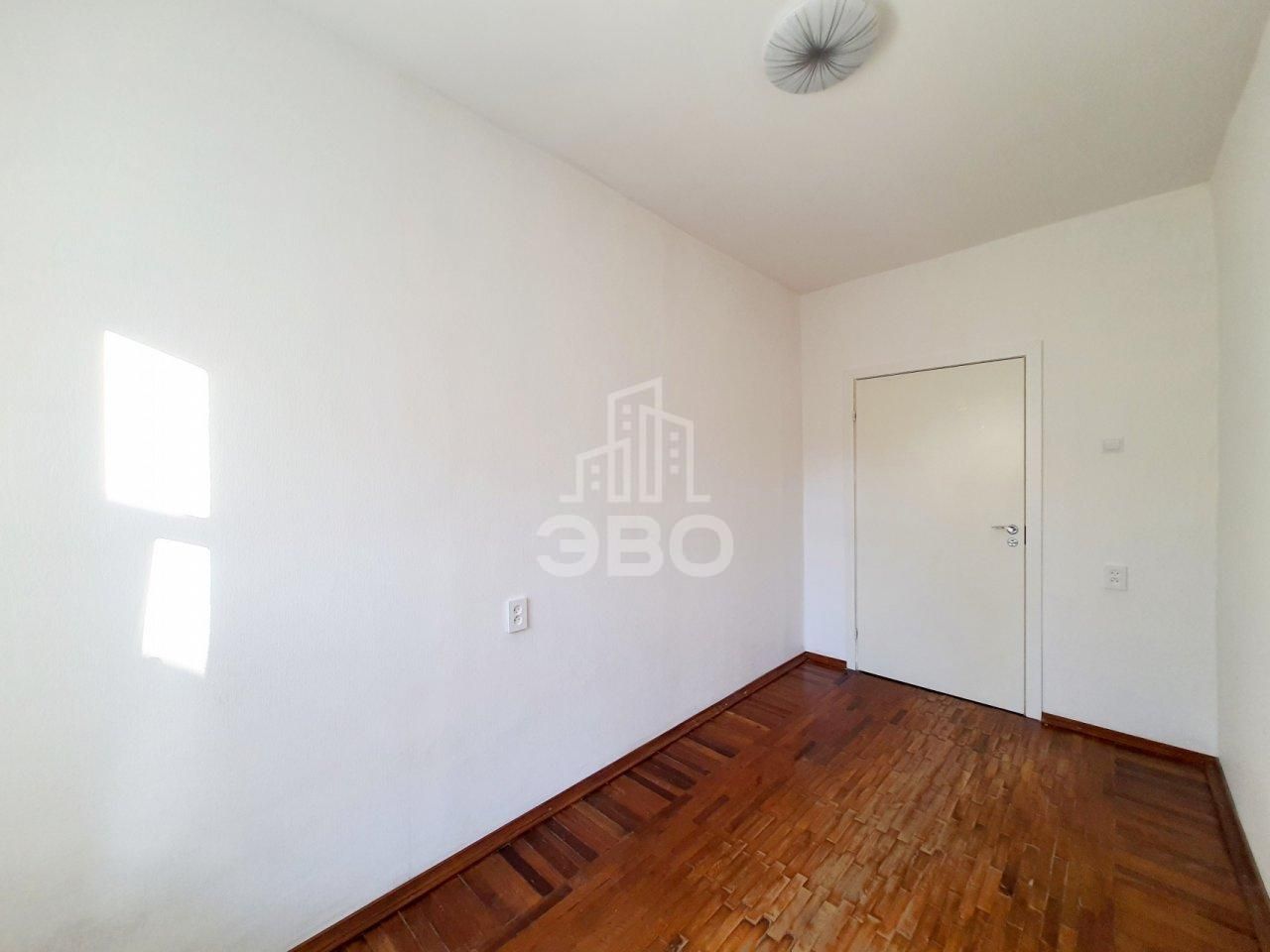 трехкомнатная квартира в Санкт-Петербурге по адресу: Садовая ул., 125