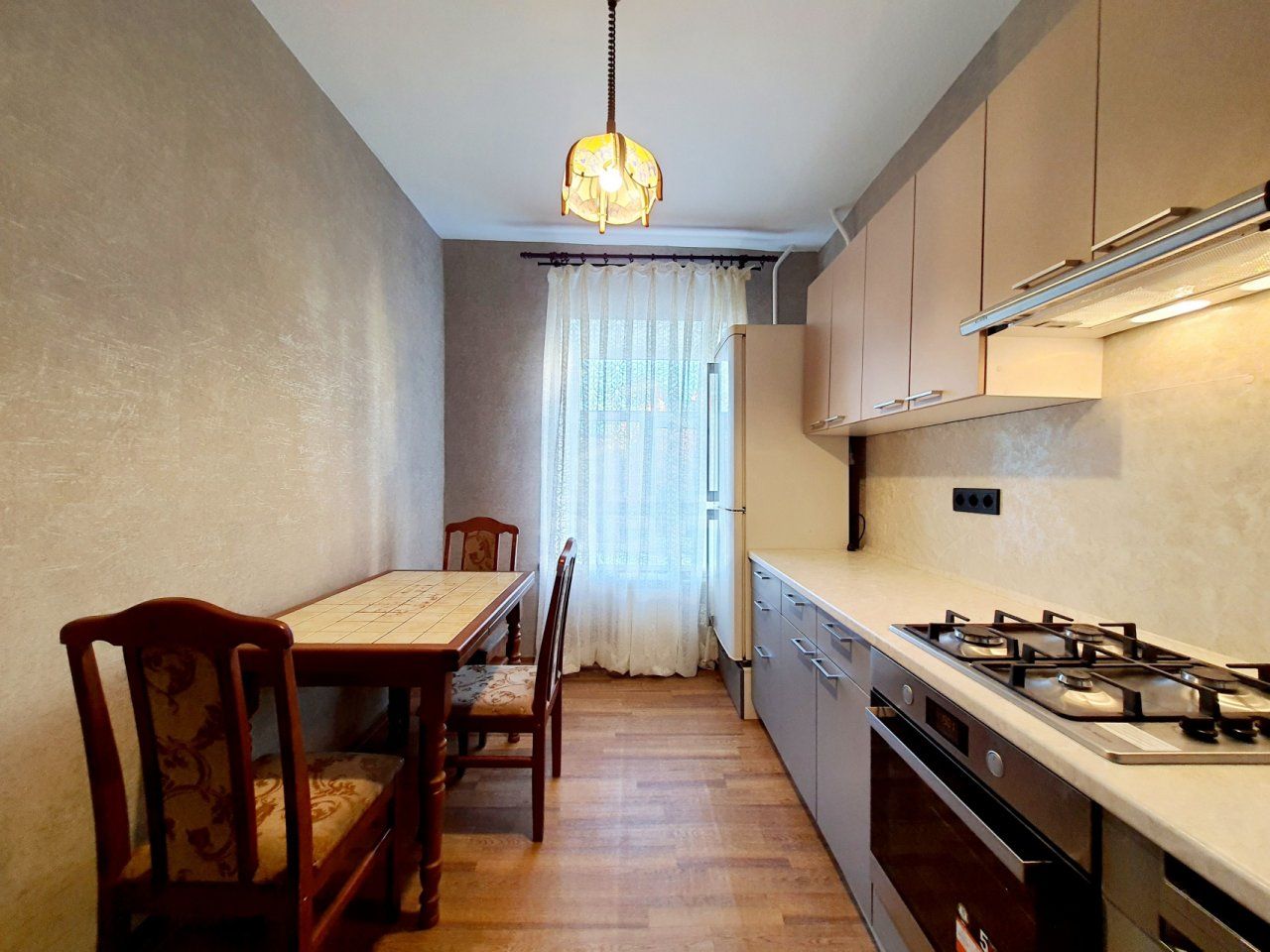 трехкомнатная квартира в Санкт-Петербурге по адресу: Садовая ул., 125