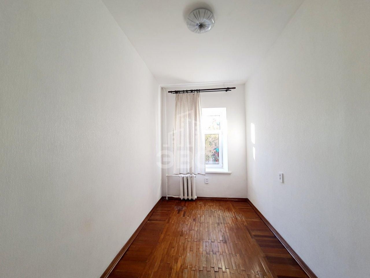 трехкомнатная квартира в Санкт-Петербурге по адресу: Садовая ул., 125