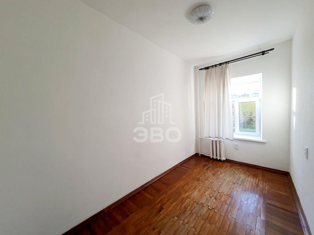 трехкомнатная квартира в Санкт-Петербурге по адресу: Садовая ул., 125