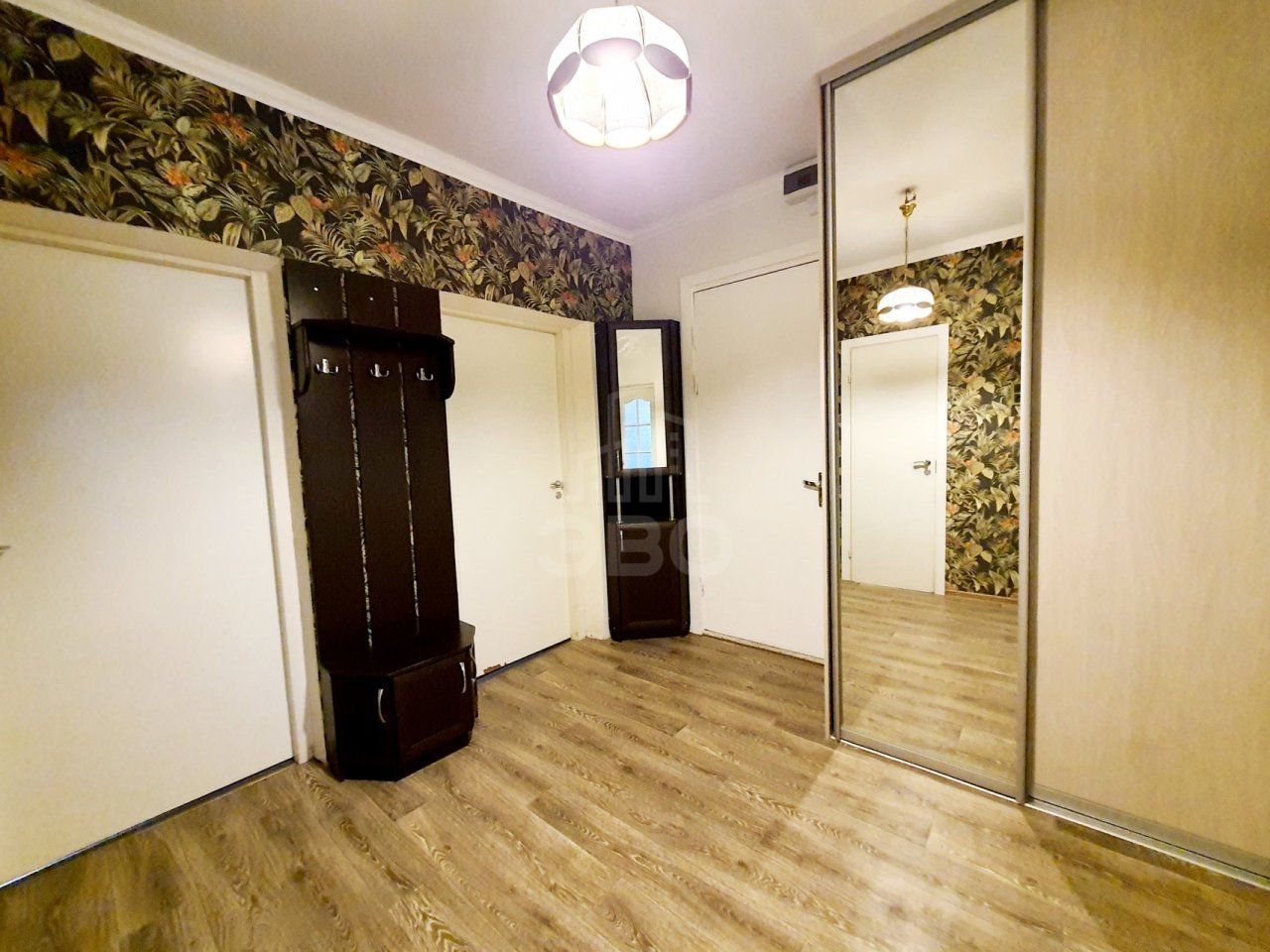 трехкомнатная квартира в Санкт-Петербурге по адресу: Садовая ул., 125