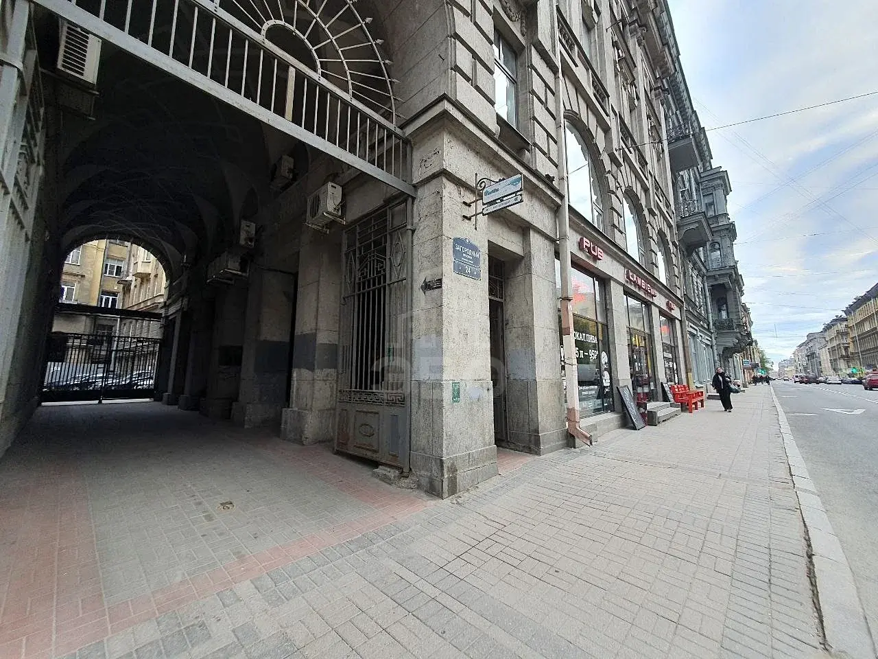 трехкомнатная квартира в Санкт-Петербурге по адресу: Загородный проспект, 24
