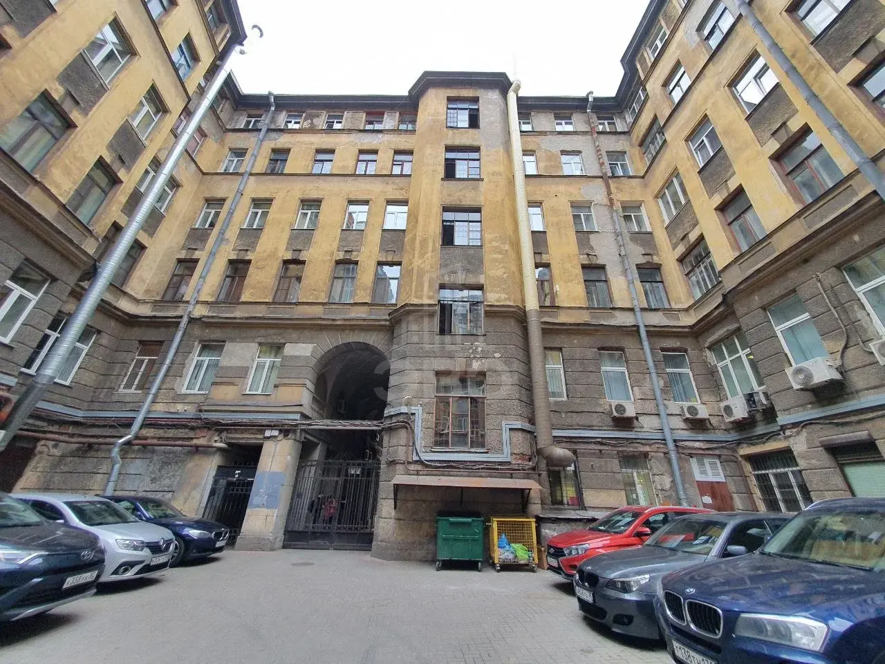 трехкомнатная квартира в Санкт-Петербурге по адресу: Загородный проспект, 24