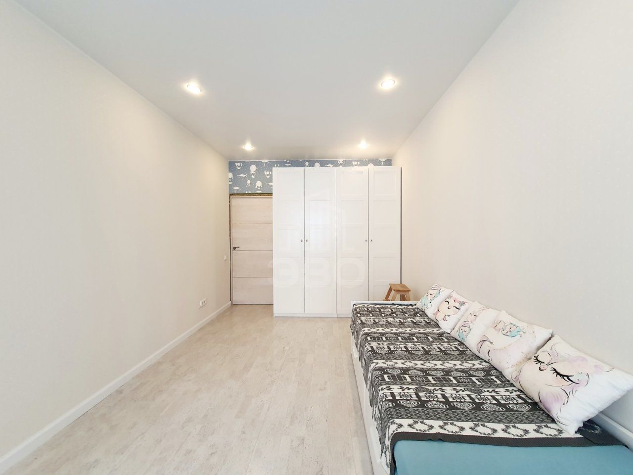 трехкомнатная квартира в Санкт-Петербурге по адресу: Реки Смоленки наб., 3, к 2