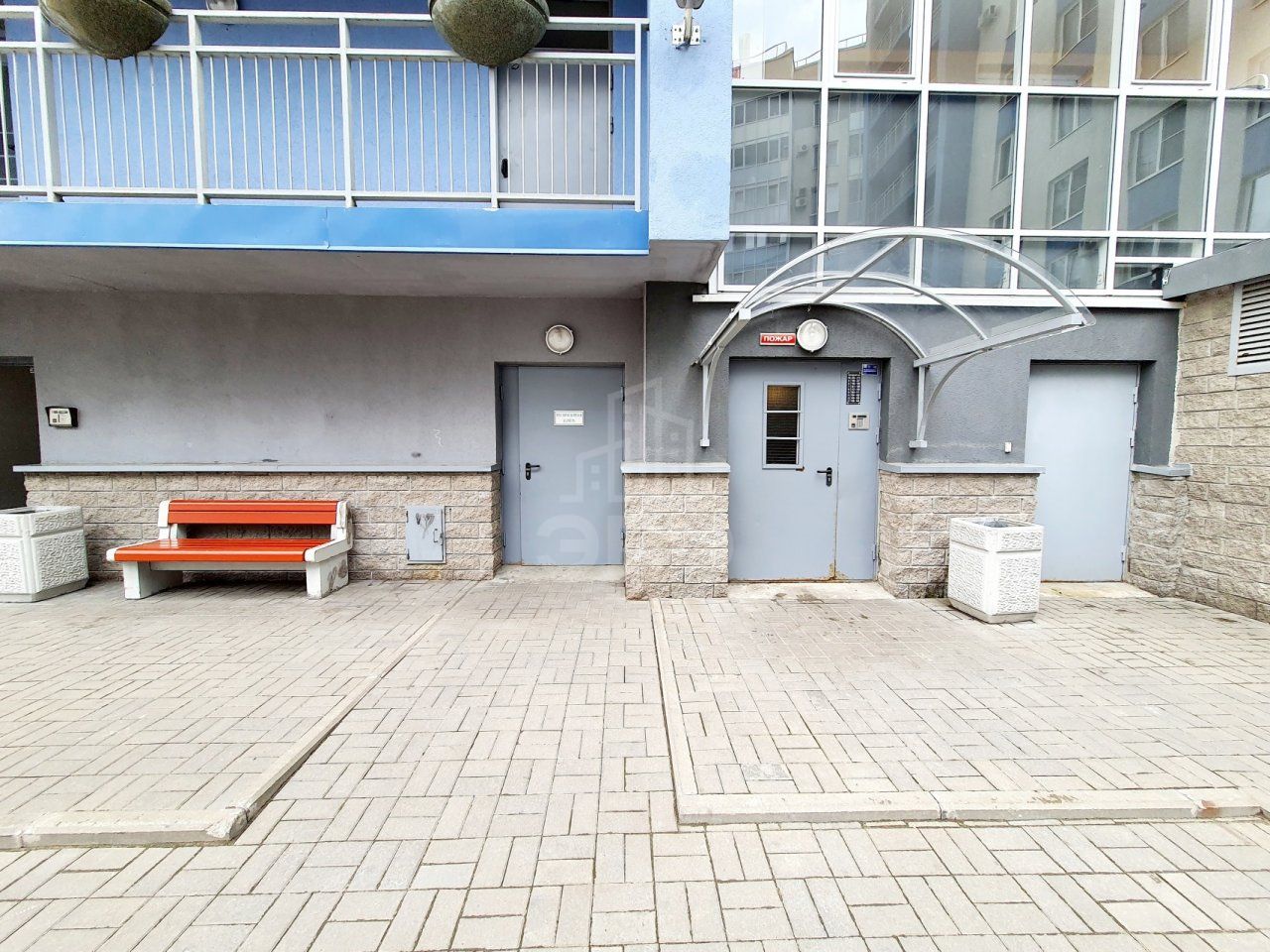 трехкомнатная квартира в Санкт-Петербурге по адресу: Реки Смоленки наб., 3, к 2