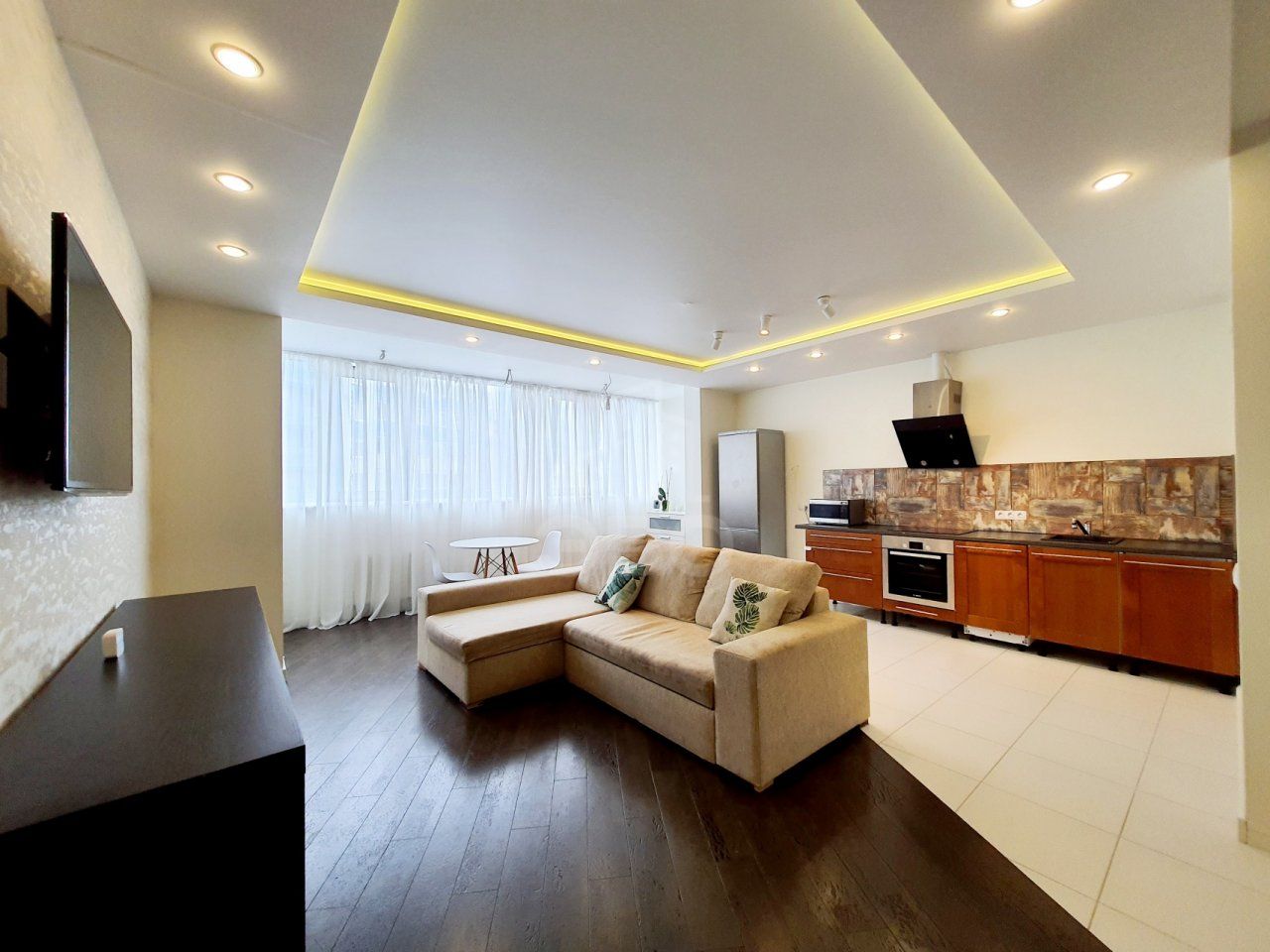 трехкомнатная квартира в Санкт-Петербурге по адресу: Реки Смоленки наб., 3, к 2