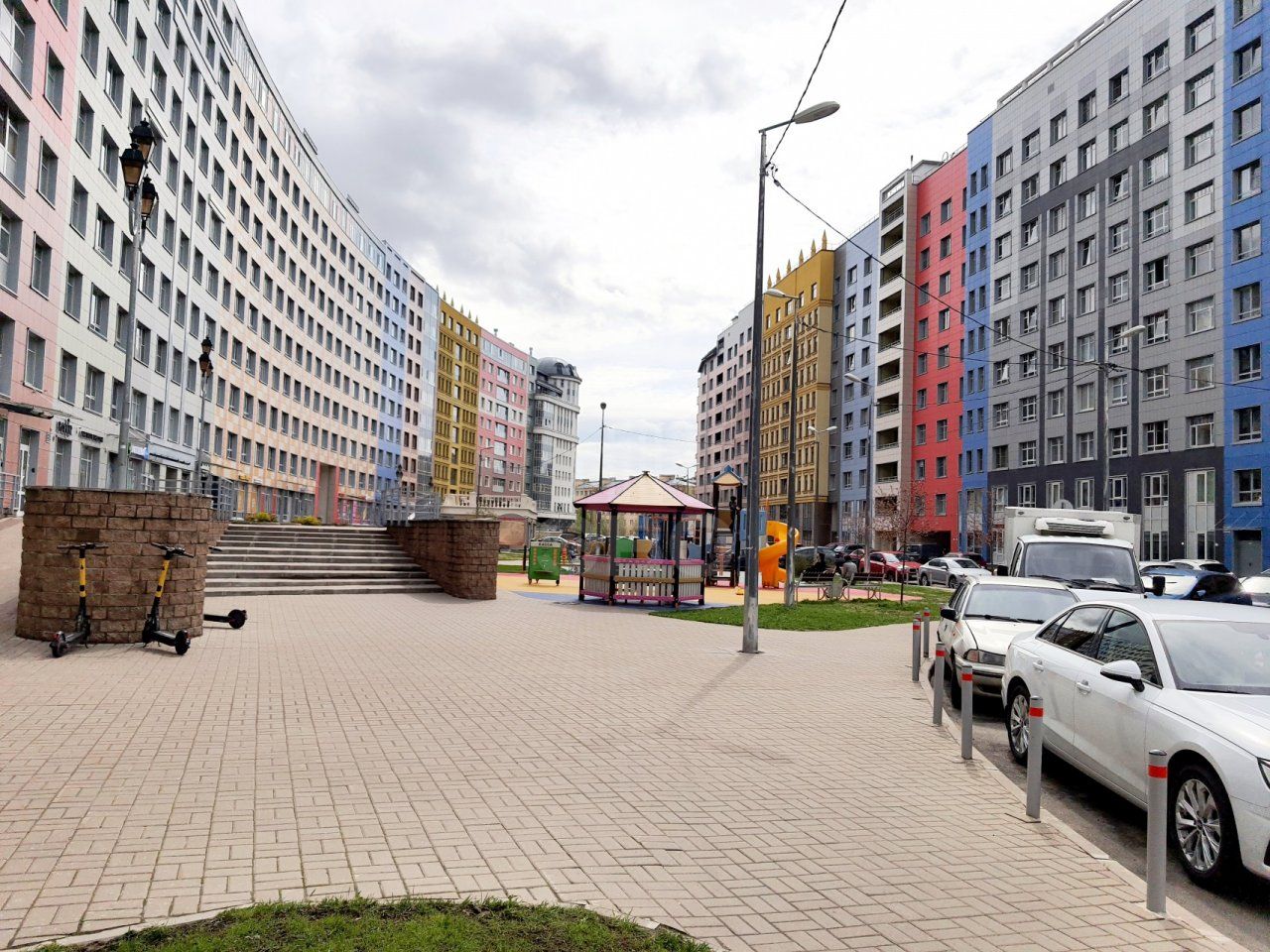 трехкомнатная квартира в Санкт-Петербурге по адресу: Реки Смоленки наб., 3, к 2