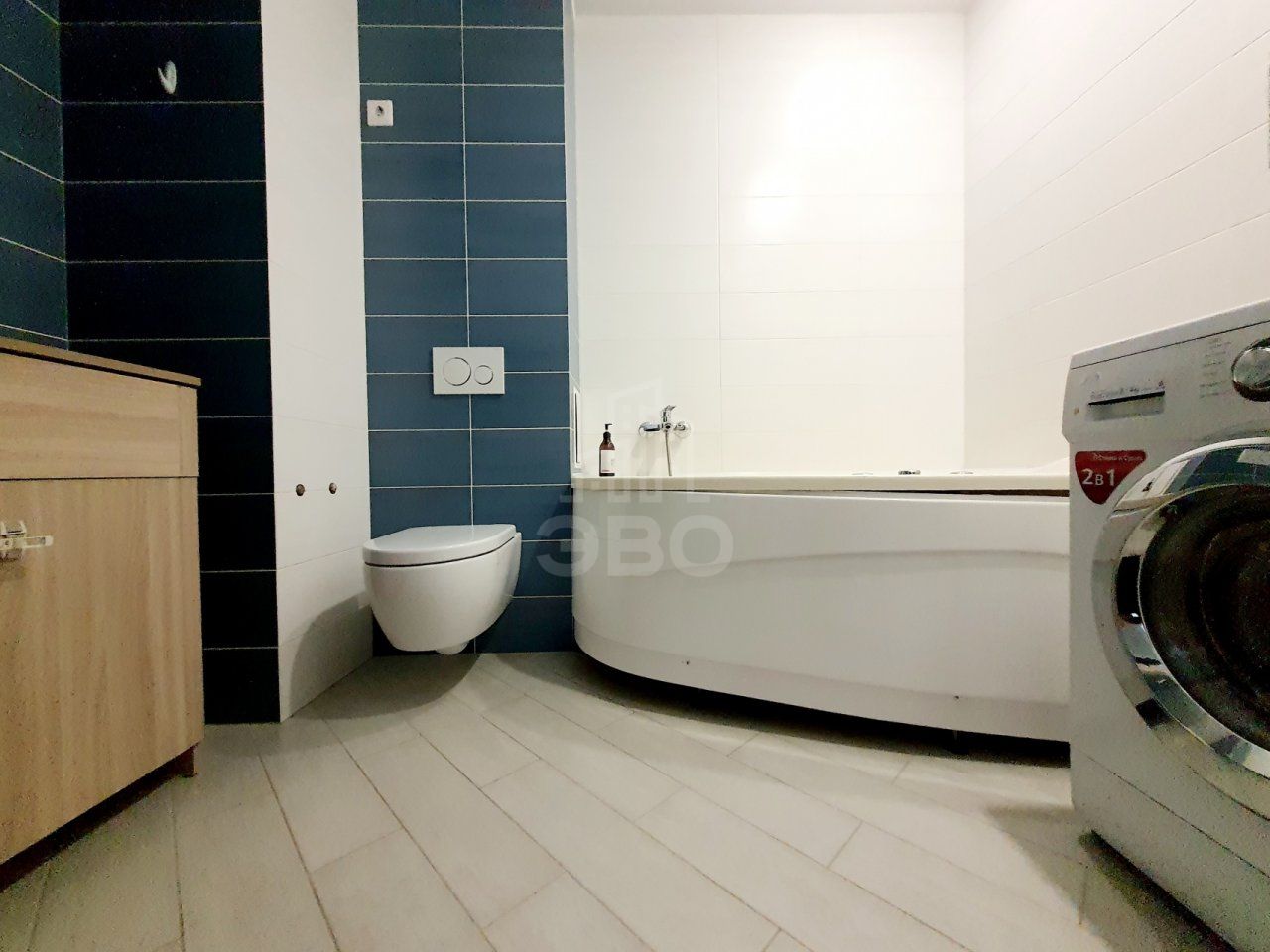 трехкомнатная квартира в Санкт-Петербурге по адресу: Реки Смоленки наб., 3, к 2