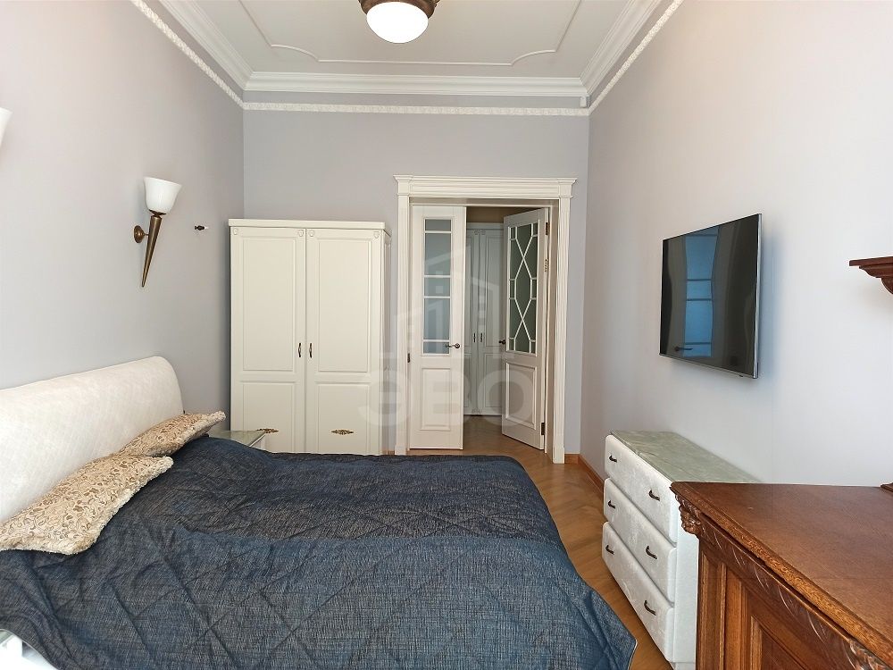 двухкомнатная квартира в Санкт-Петербурге по адресу: Миллионная ул., 15, литера Б