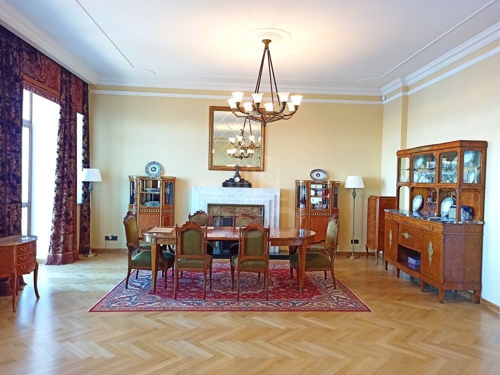 двухкомнатная квартира в Санкт-Петербурге по адресу: Миллионная ул., 15, литера Б