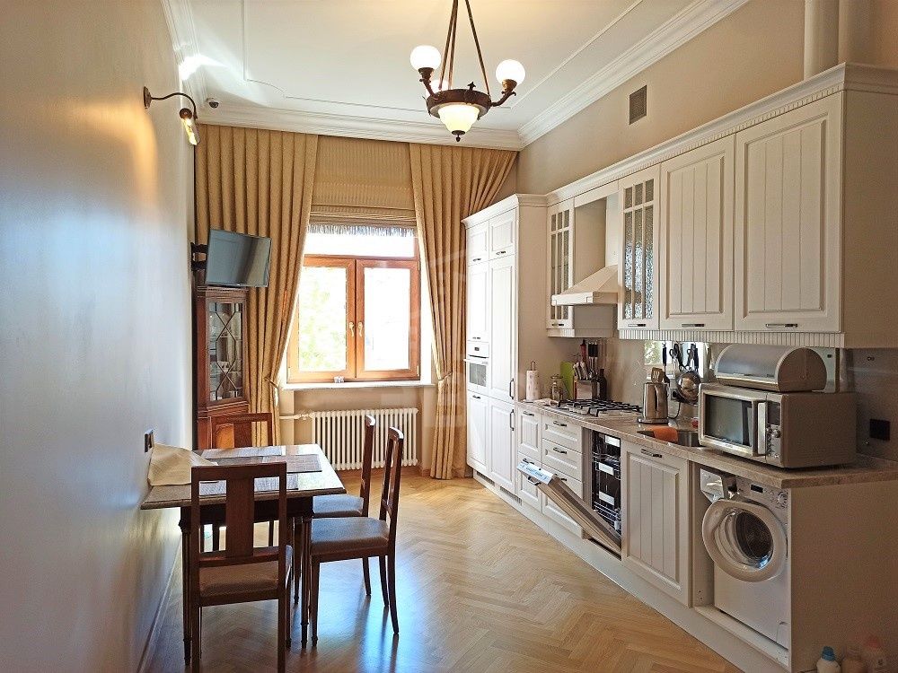 двухкомнатная квартира в Санкт-Петербурге по адресу: Миллионная ул., 15, литера Б