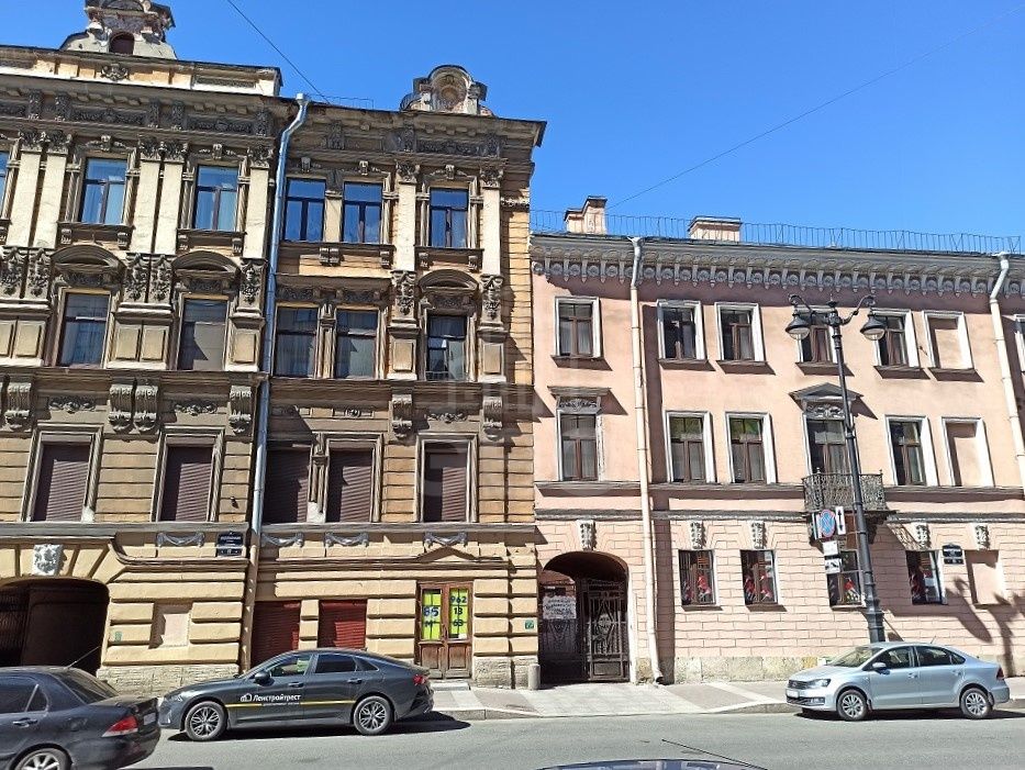 двухкомнатная квартира в Санкт-Петербурге по адресу: Миллионная ул., 15, литера Б