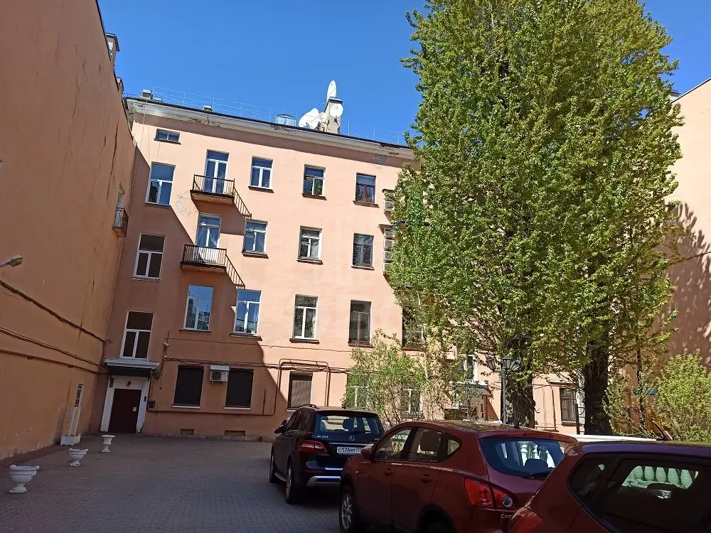 двухкомнатная квартира в Санкт-Петербурге по адресу: Миллионная ул., 15, литера Б