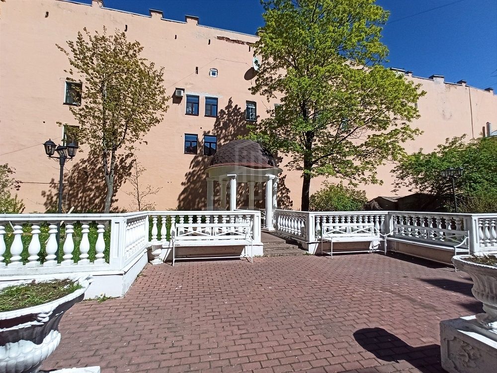 двухкомнатная квартира в Санкт-Петербурге по адресу: Миллионная ул., 15, литера Б