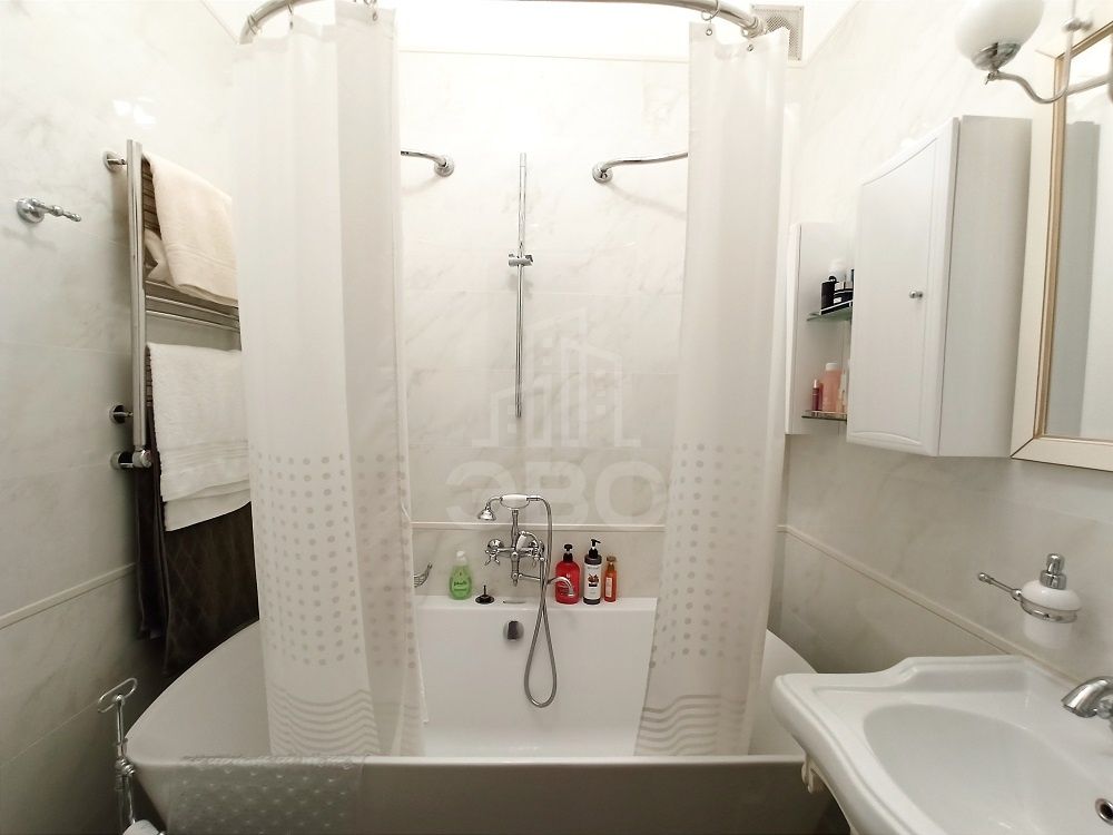 двухкомнатная квартира в Санкт-Петербурге по адресу: Миллионная ул., 15, литера Б