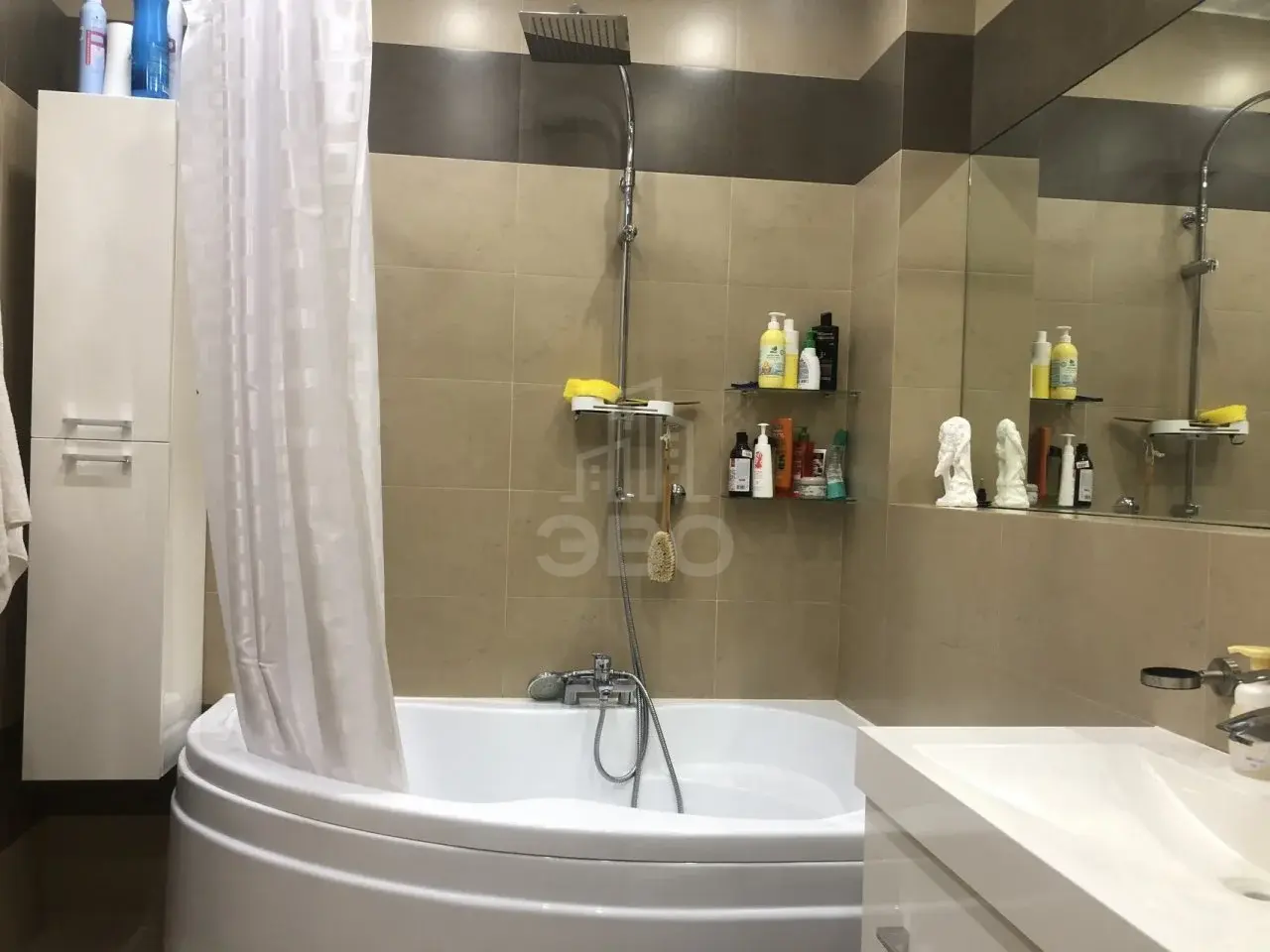 трехкомнатная квартира в Санкт-Петербурге по адресу: Королева проспект, 61, литера А