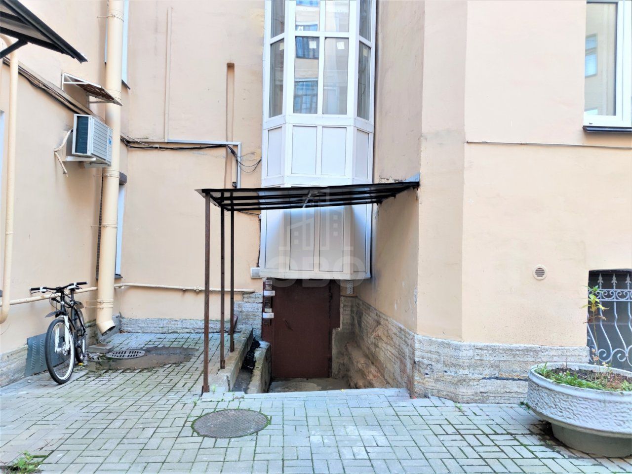 трехкомнатная квартира в Санкт-Петербурге по адресу: Смольный проспект, 9, литера А