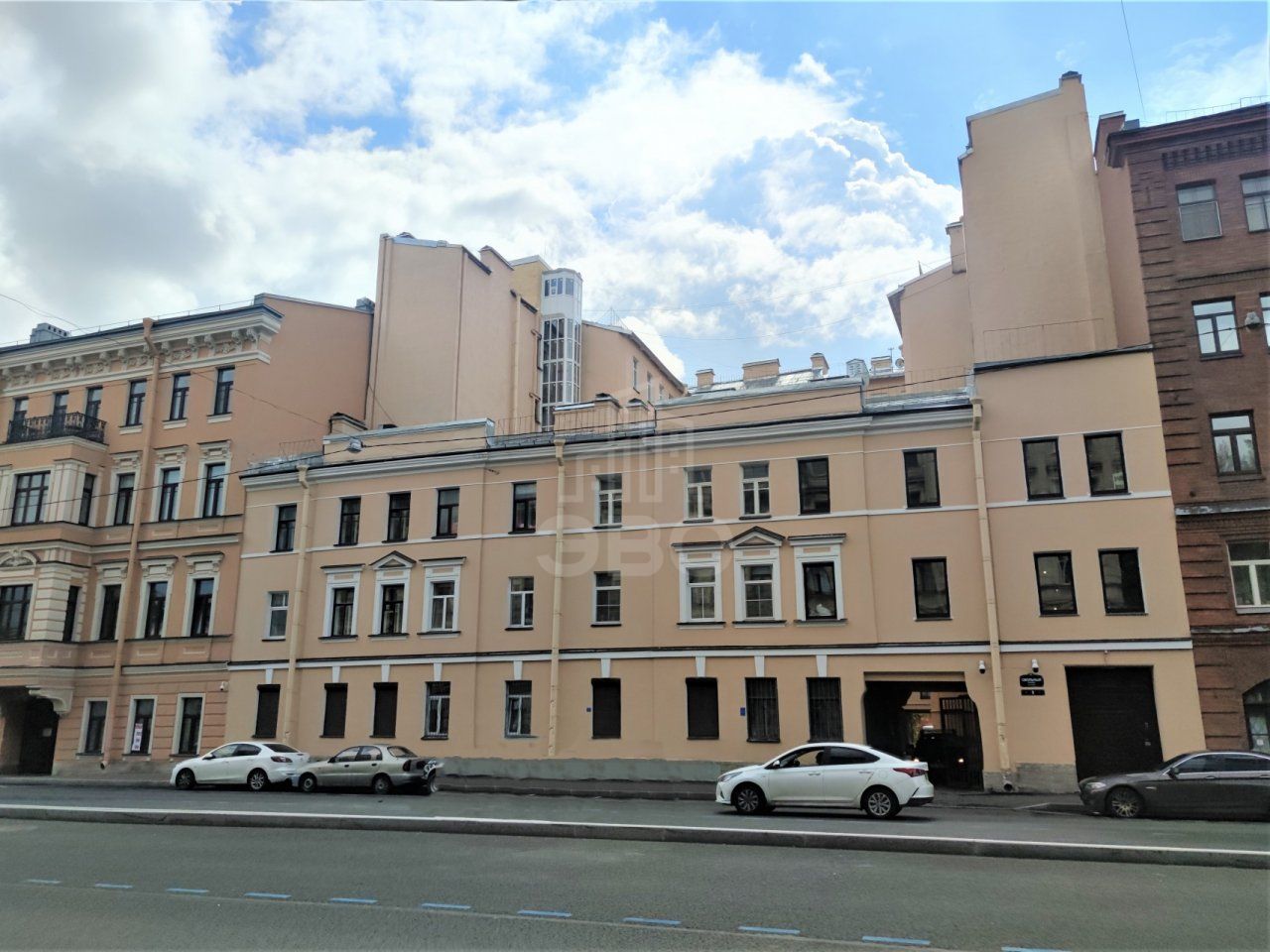 трехкомнатная квартира в Санкт-Петербурге по адресу: Смольный проспект, 9, литера А