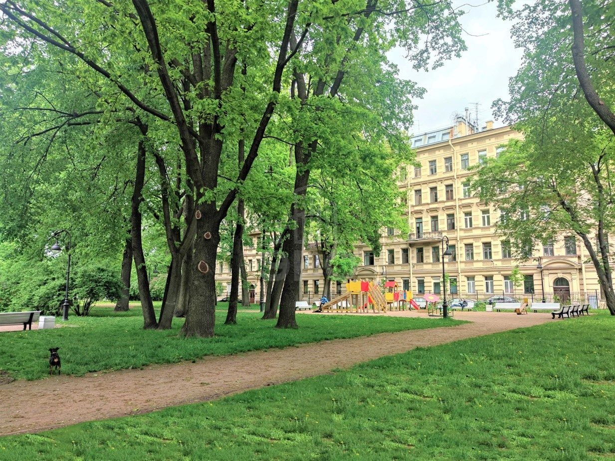 трехкомнатная квартира в Санкт-Петербурге по адресу: Смольный проспект, 9, литера А