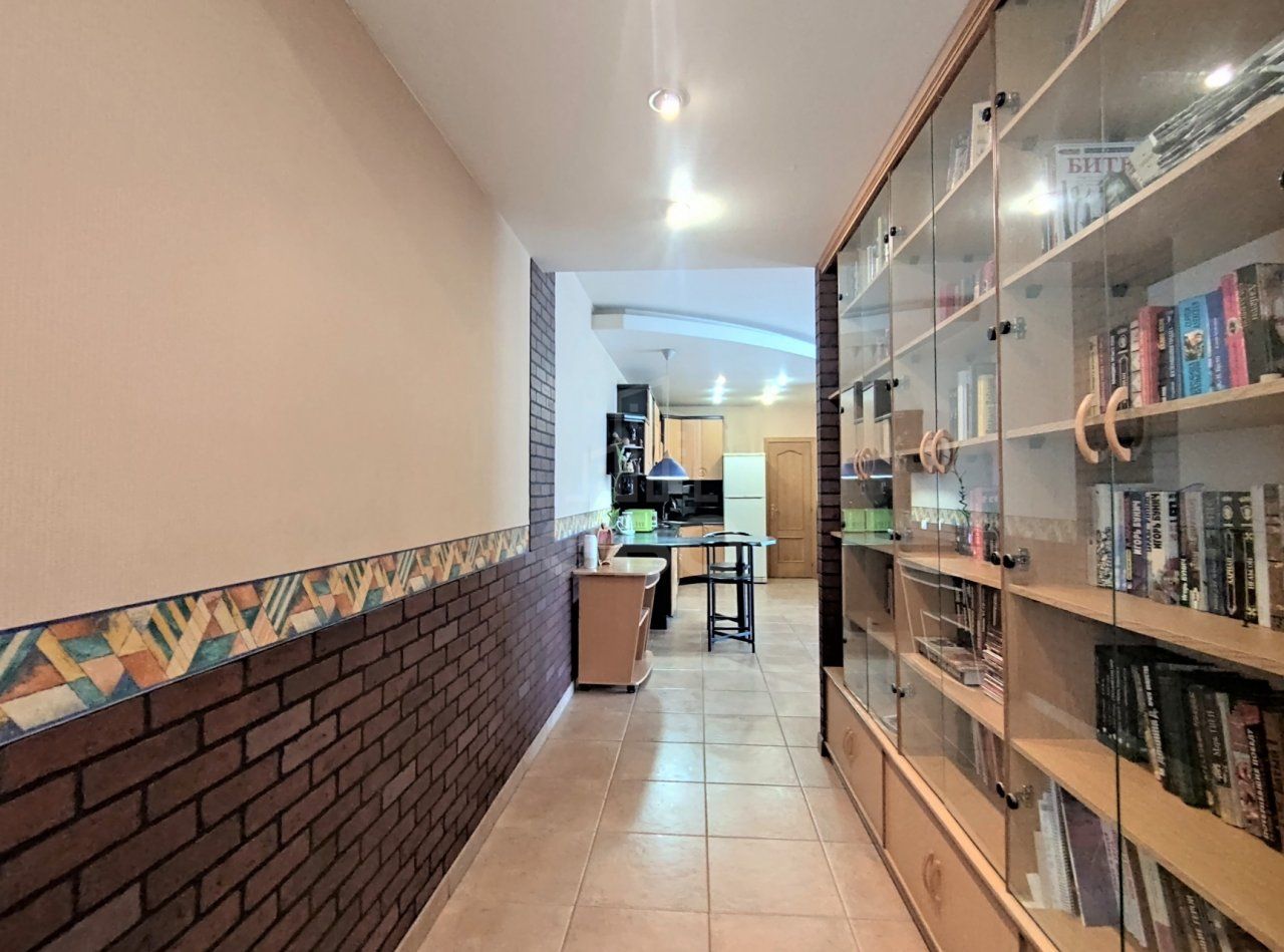 трехкомнатная квартира в Санкт-Петербурге по адресу: Смольный проспект, 9, литера А