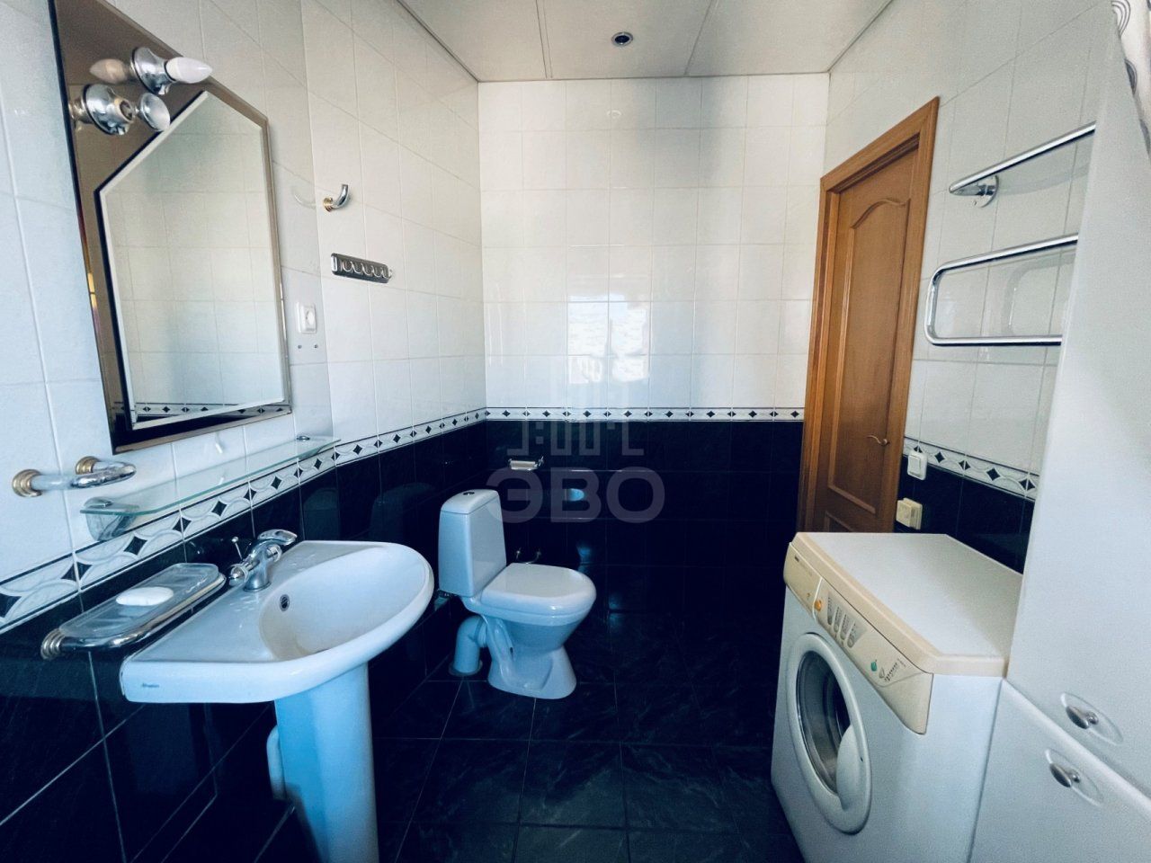 трехкомнатная квартира в Санкт-Петербурге по адресу: Смольный проспект, 9, литера А