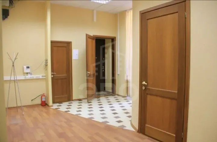 многокомнатная квартира в Санкт-Петербурге по адресу: Большой В.О. проспект, 50