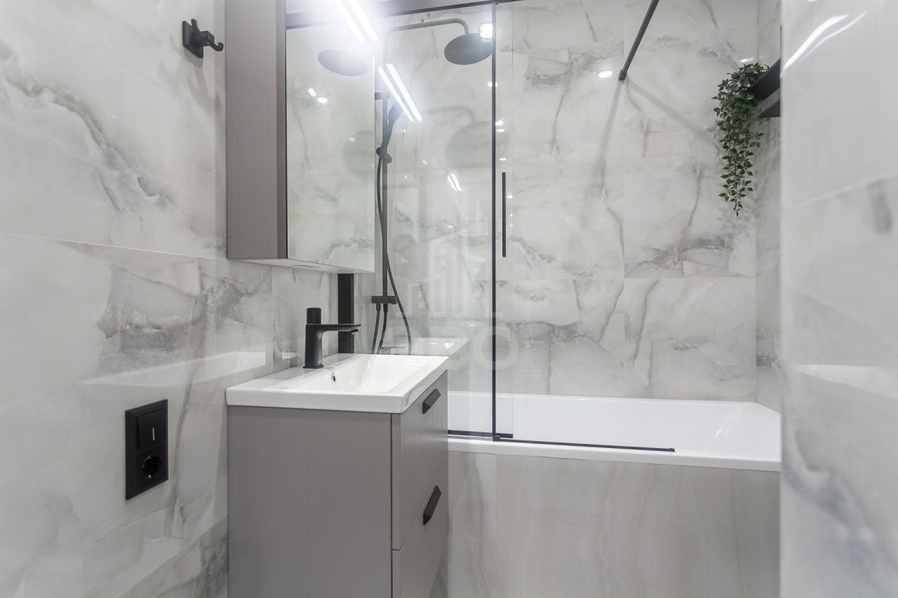 двухкомнатная квартира в Санкт-Петербурге по адресу: Типанова ул., 23, к 1