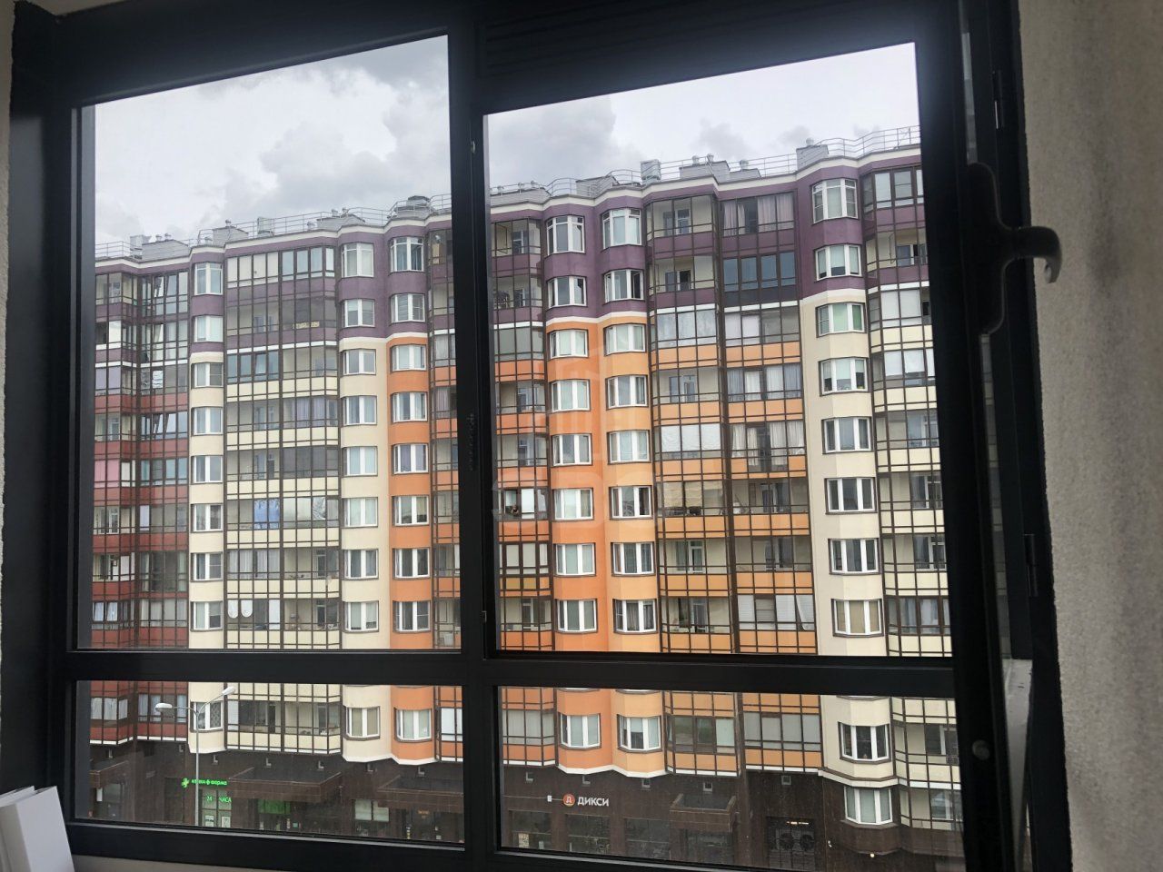 однокомнатная квартира в Санкт-Петербурге по адресу: Генерала Кравченко ул., 3, к 1