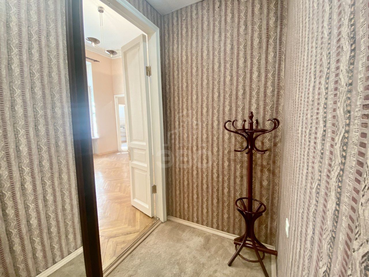 однокомнатная квартира в Санкт-Петербурге по адресу: Таврическая ул., 11