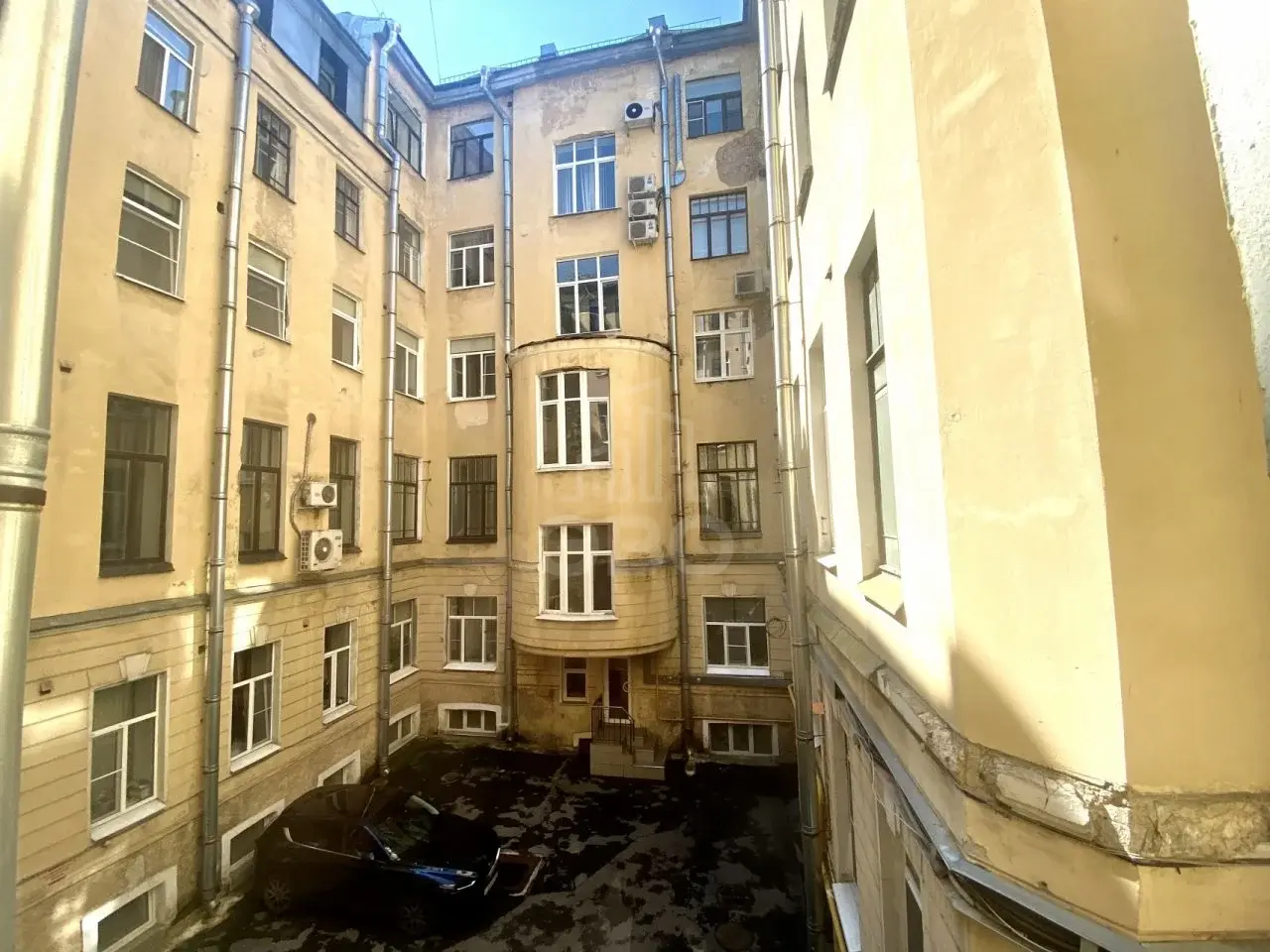 однокомнатная квартира в Санкт-Петербурге по адресу: Таврическая ул., 11