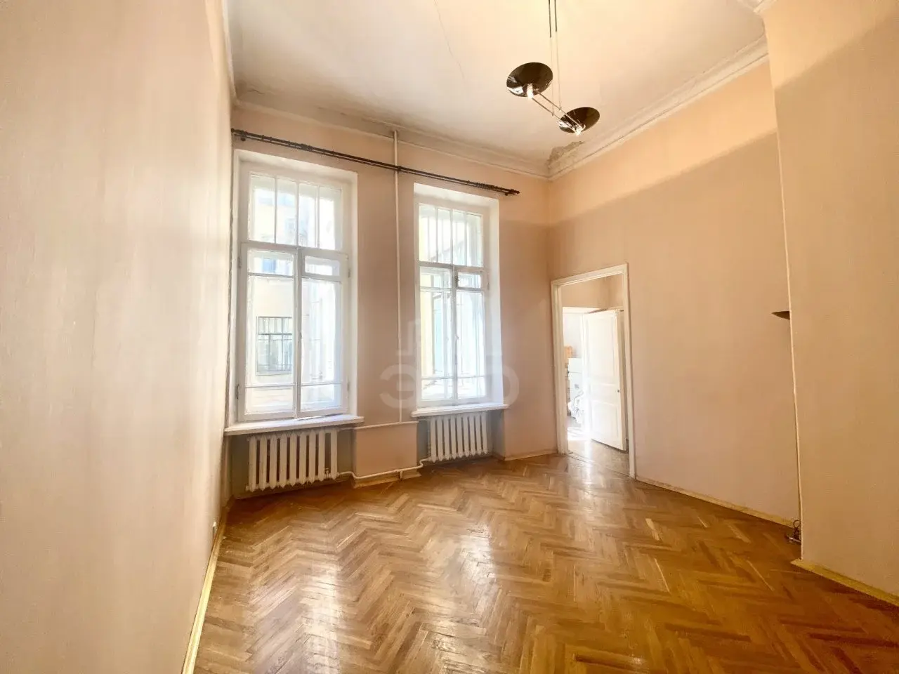 однокомнатная квартира в Санкт-Петербурге по адресу: Таврическая ул., 11