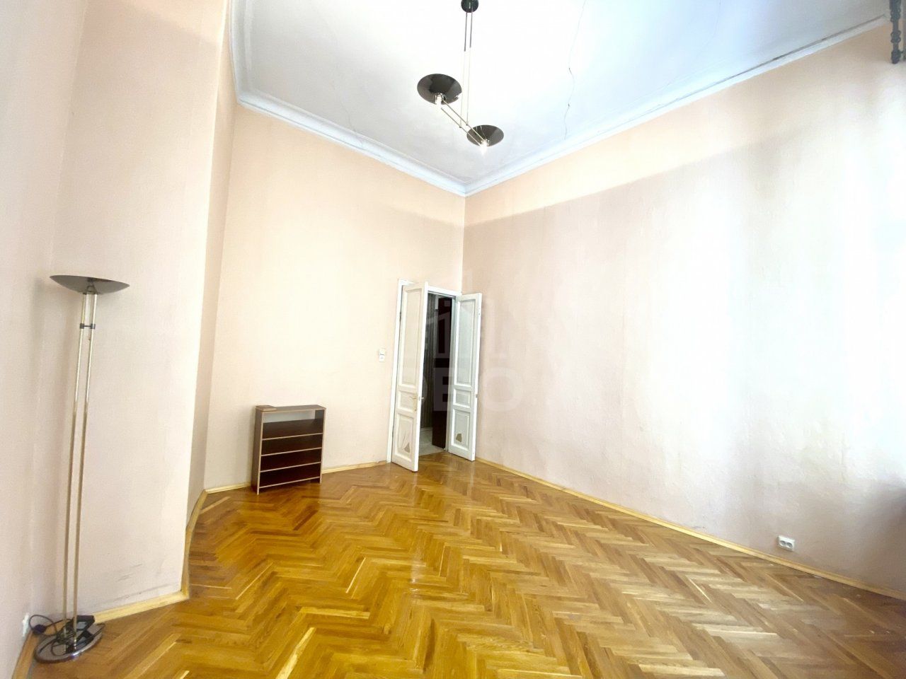 однокомнатная квартира в Санкт-Петербурге по адресу: Таврическая ул., 11