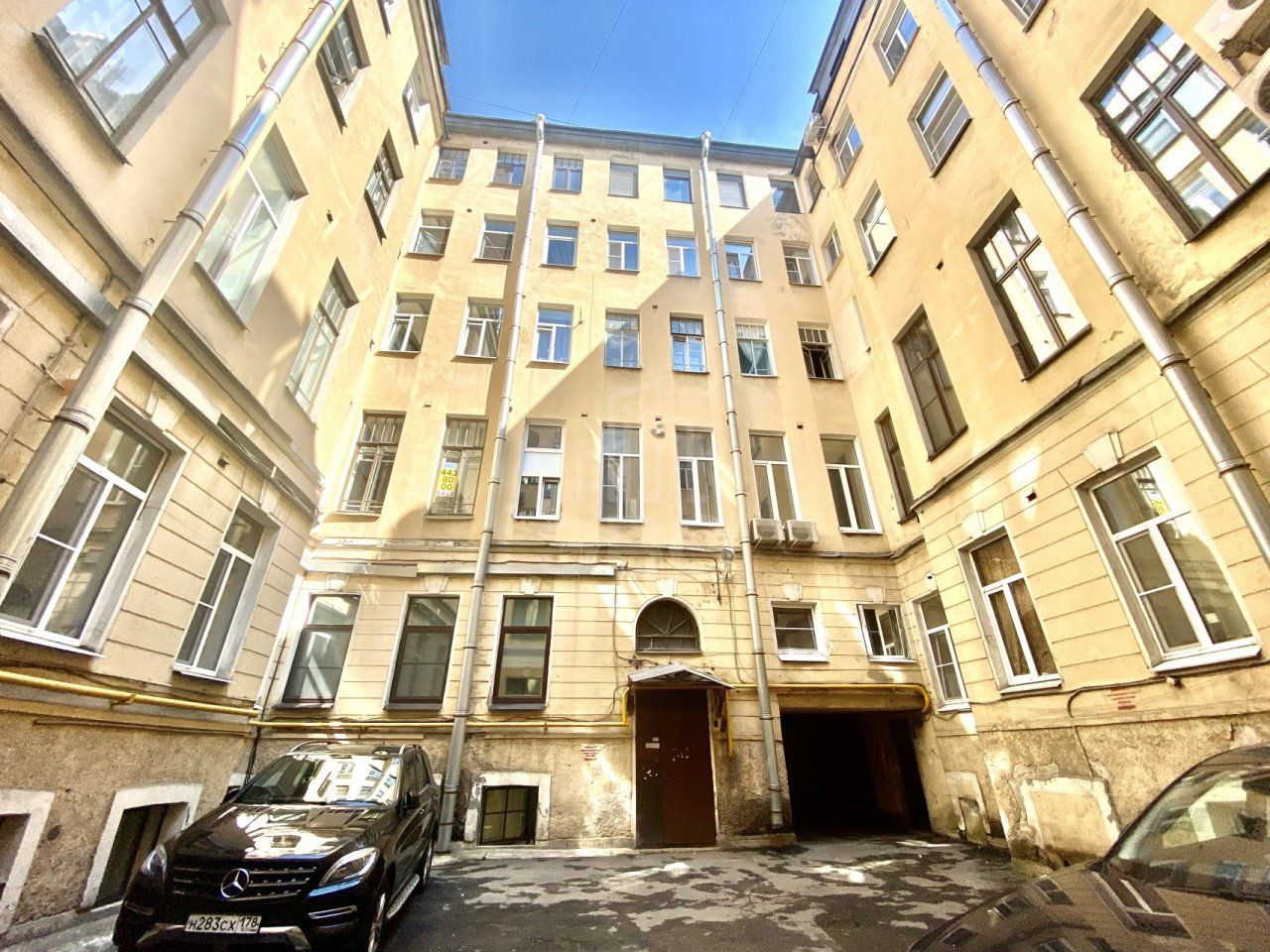 однокомнатная квартира в Санкт-Петербурге по адресу: Таврическая ул., 11