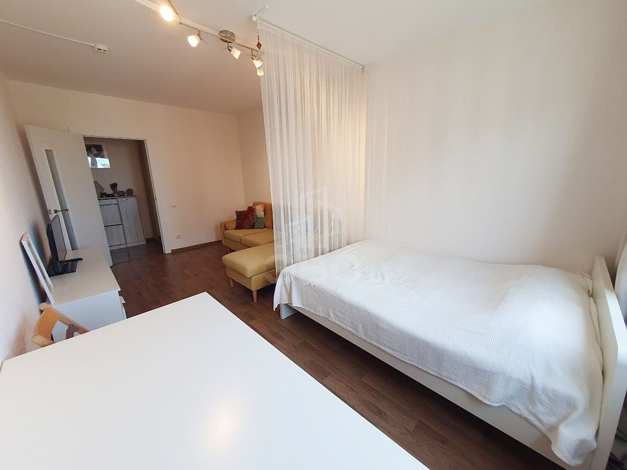 однокомнатная квартира в Санкт-Петербурге по адресу: Парашютная ул., 61, к 1