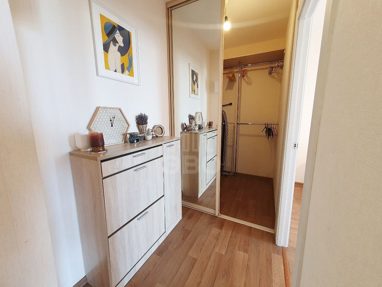 однокомнатная квартира в Санкт-Петербурге по адресу: Парашютная ул., 61, к 1