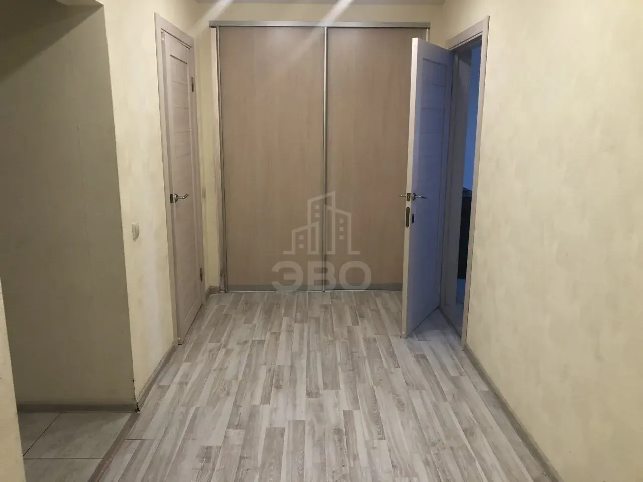 двухкомнатная квартира в Санкт-Петербурге по адресу: Коммунаров  ул., 188, к 1