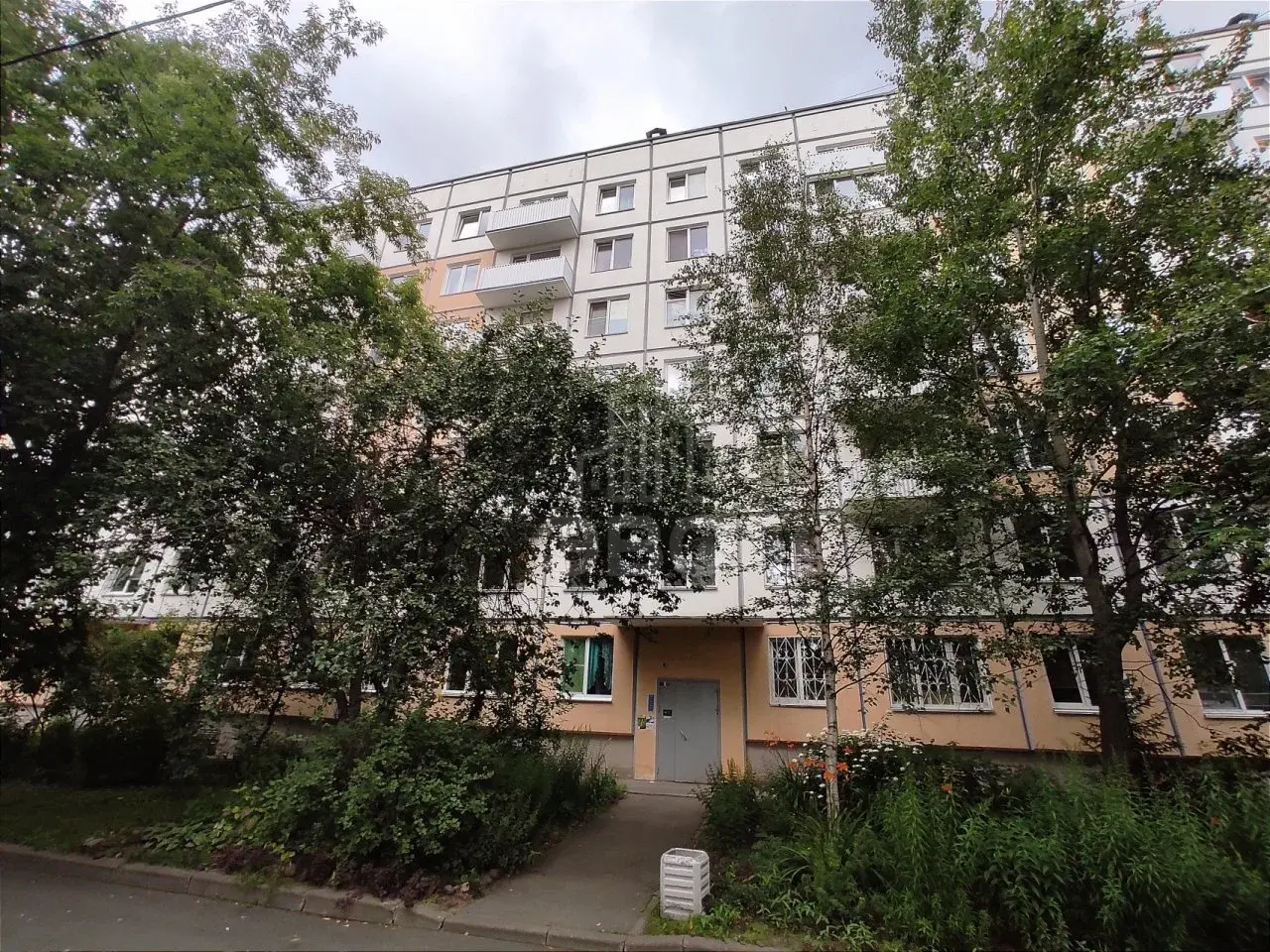 трехкомнатная квартира в Санкт-Петербурге по адресу: Маршала Блюхера проспект, 44