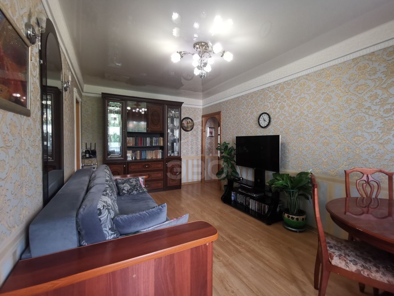 трехкомнатная квартира в Санкт-Петербурге по адресу: Белы Куна ул., 20, к 3