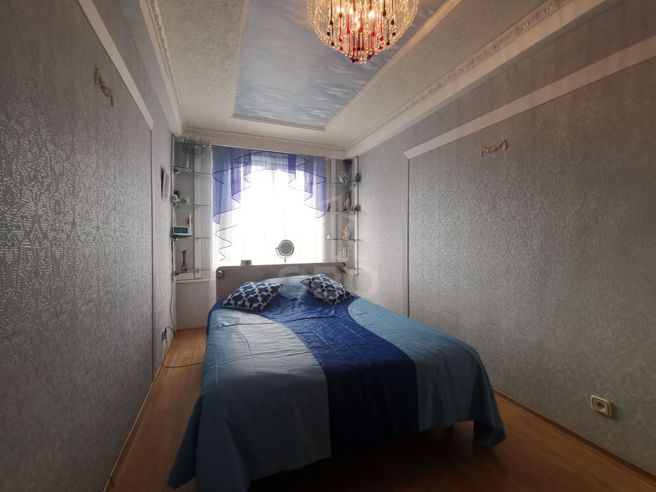 трехкомнатная квартира в Санкт-Петербурге по адресу: Белы Куна ул., 20, к 3