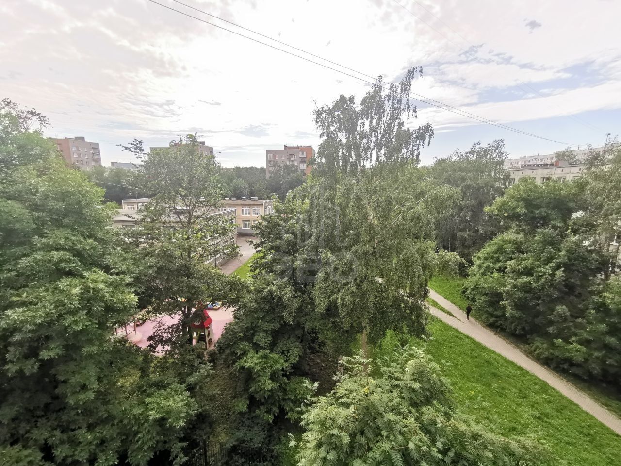 трехкомнатная квартира в Санкт-Петербурге по адресу: Белы Куна ул., 20, к 3