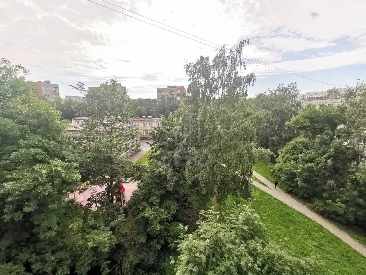 трехкомнатная квартира в Санкт-Петербурге по адресу: Белы Куна ул., 20, к 3