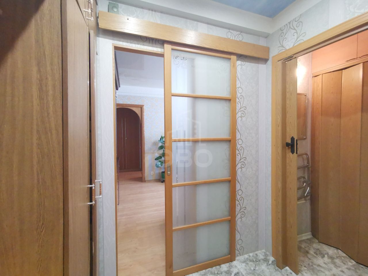 трехкомнатная квартира в Санкт-Петербурге по адресу: Белы Куна ул., 20, к 3