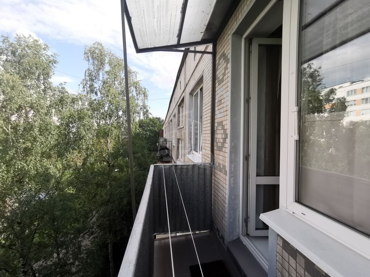 трехкомнатная квартира в Санкт-Петербурге по адресу: Белы Куна ул., 20, к 3