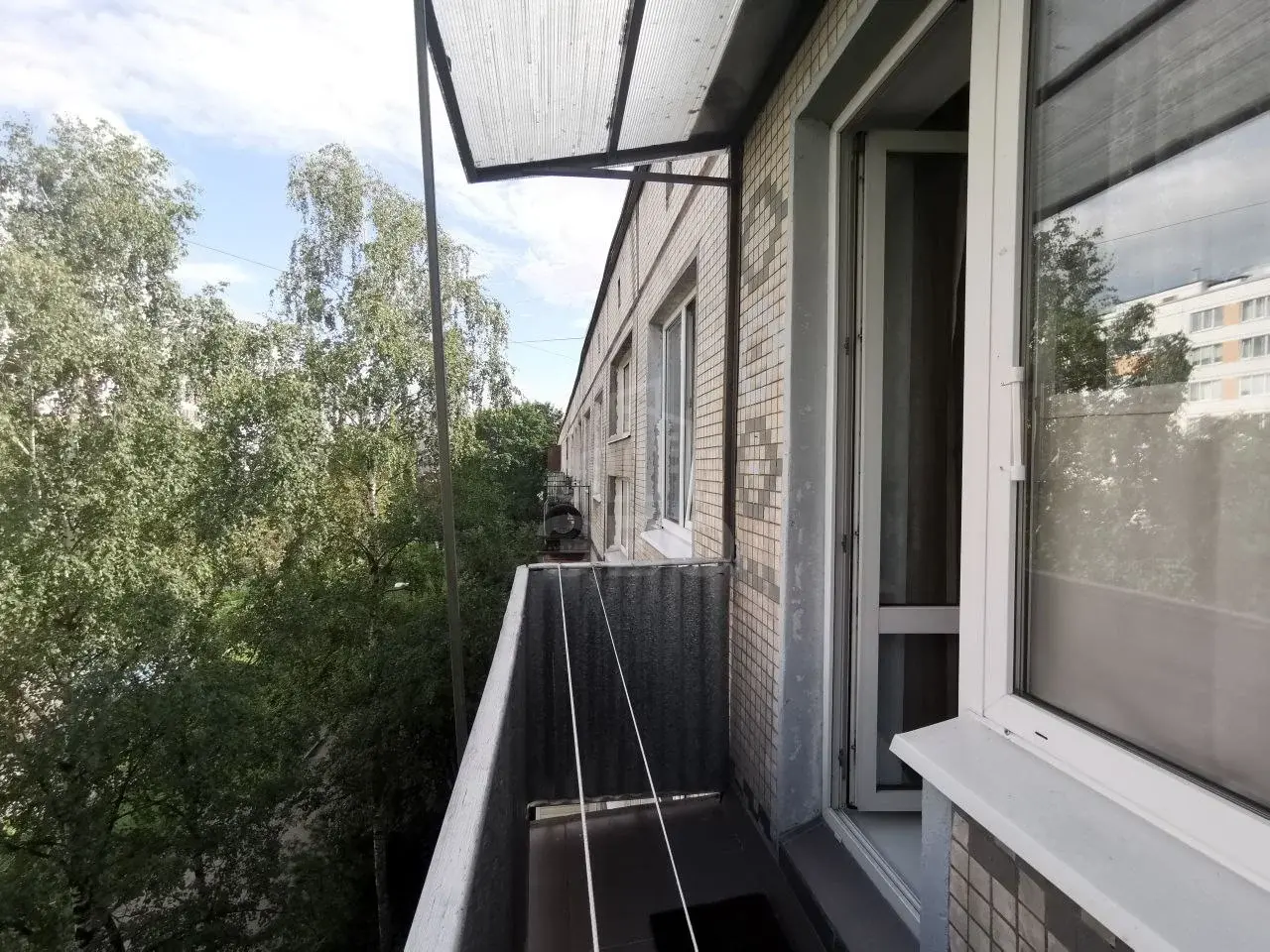 трехкомнатная квартира в Санкт-Петербурге по адресу: Белы Куна ул., 20, к 3