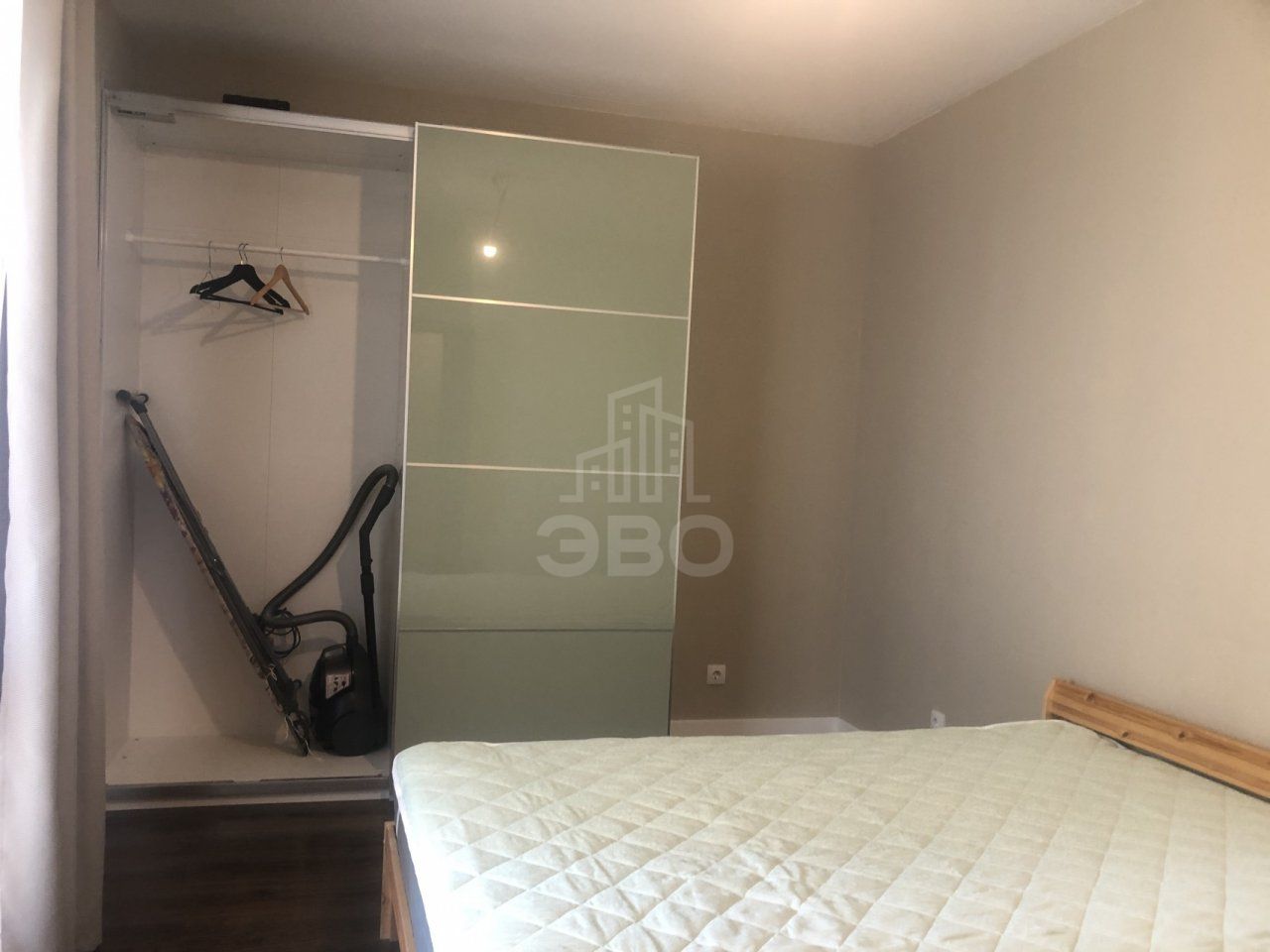 однокомнатная квартира в Санкт-Петербурге по адресу: Генерала Кравченко ул., 8