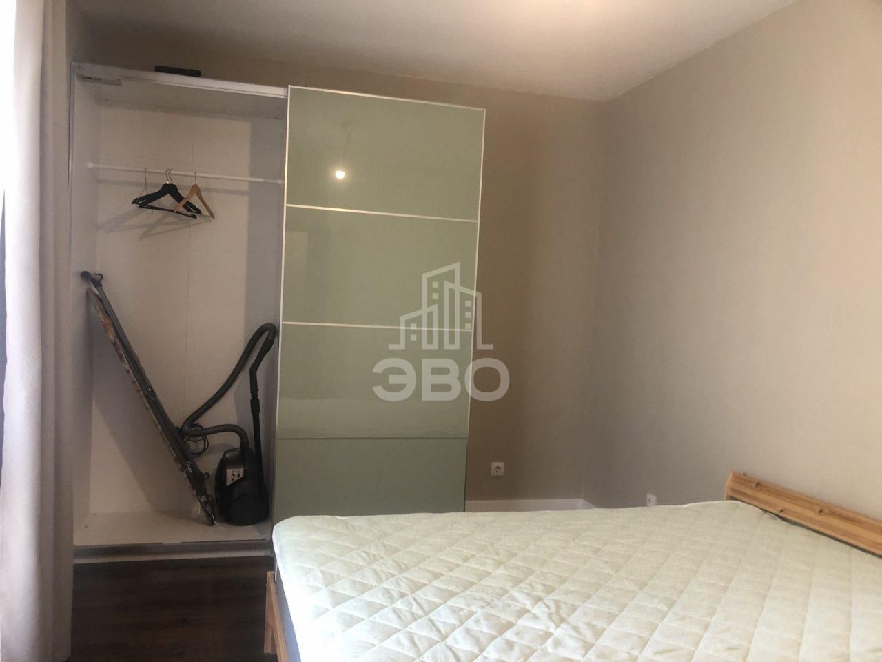 однокомнатная квартира в Санкт-Петербурге по адресу: Генерала Кравченко ул., 8