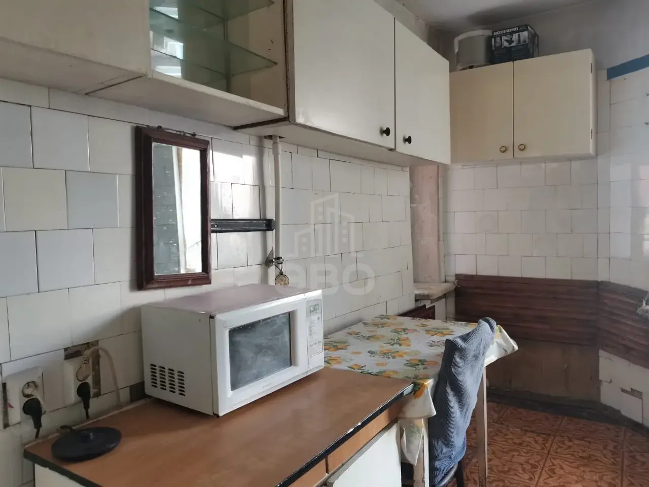 трехкомнатная квартира в Санкт-Петербурге по адресу: Стачек проспект, 105, к 2