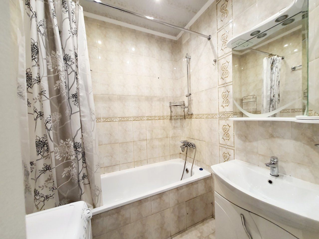 двухкомнатная квартира в Санкт-Петербурге по адресу: Мебельная ул., 19, к 2