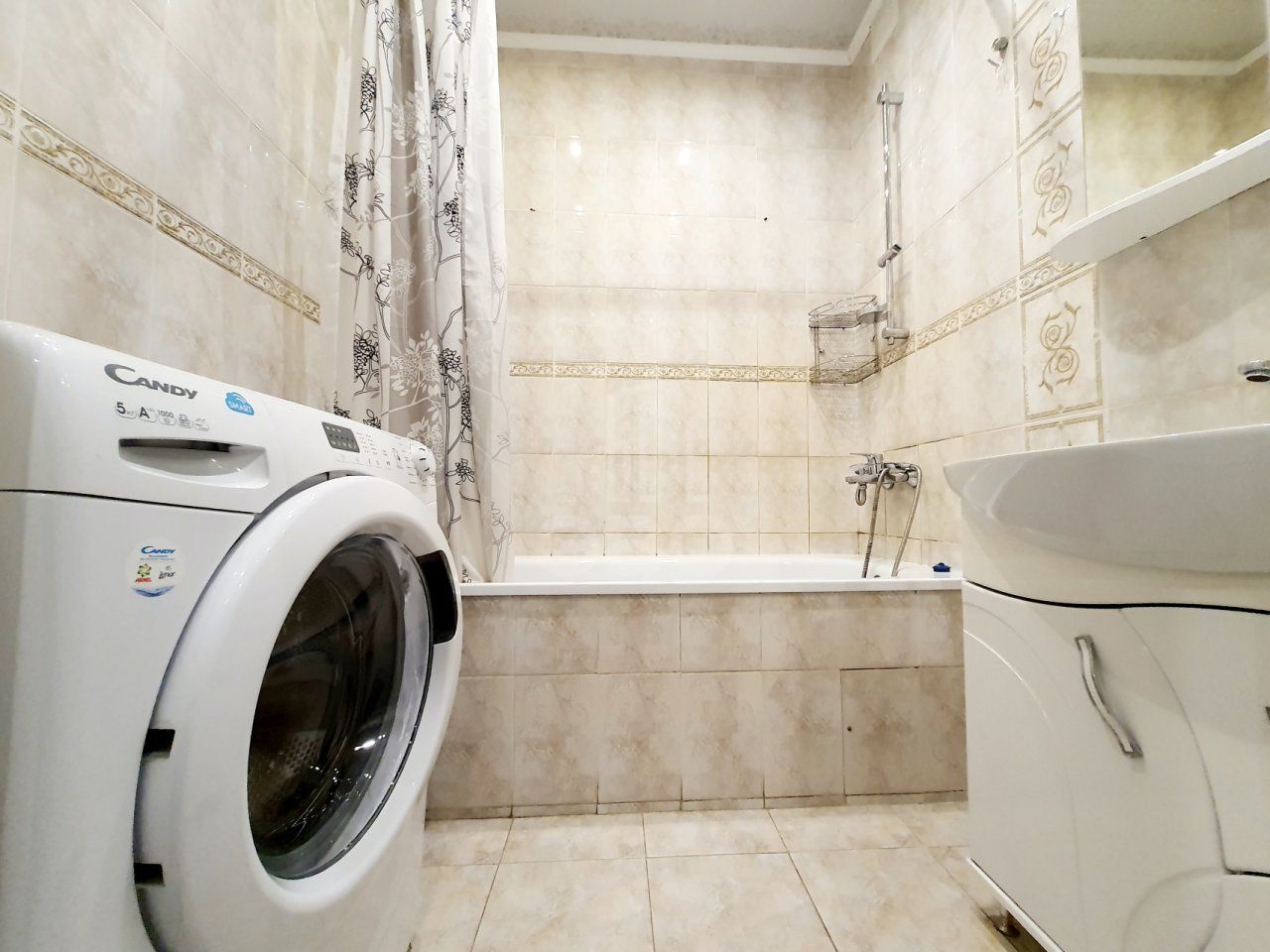 двухкомнатная квартира в Санкт-Петербурге по адресу: Мебельная ул., 19, к 2