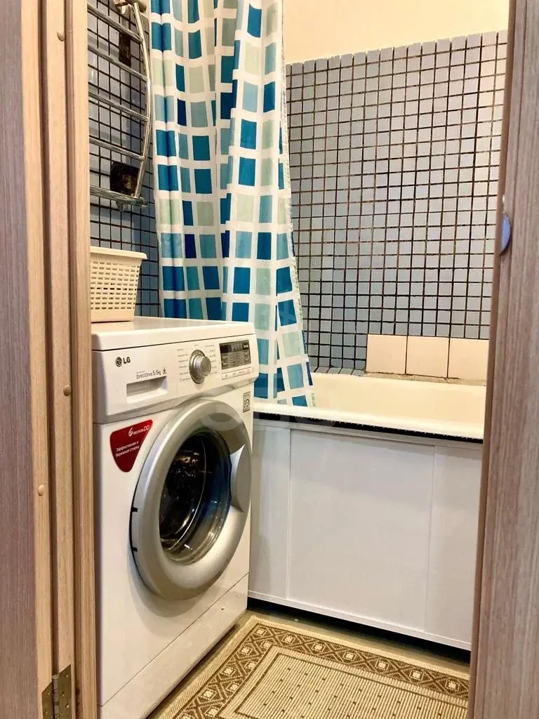 двухкомнатная квартира в Санкт-Петербурге по адресу: Димитрова ул., 15, к 1